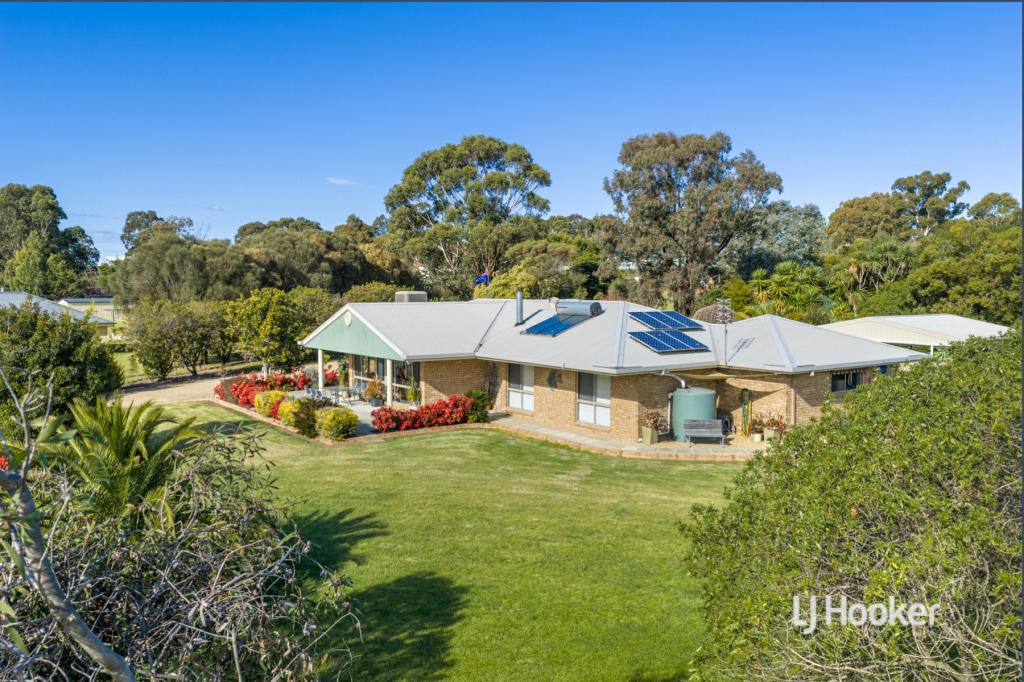 8 Mallard Cl, Newlands Arm, VIC 3875