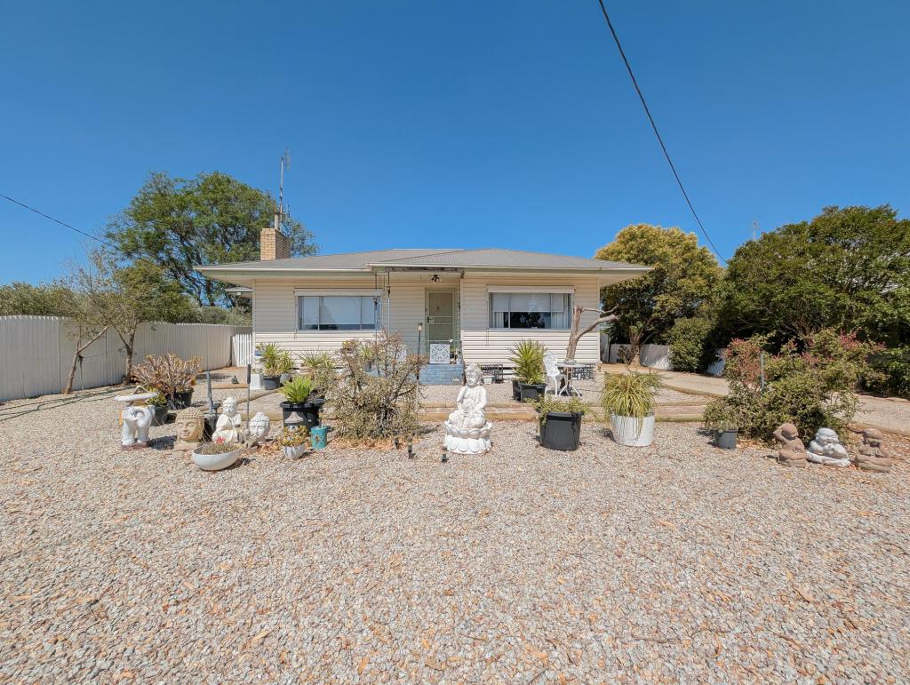 9 Railway Cres, Boort, VIC 3537