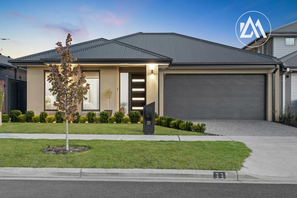 33 Dynasty Dr, Cranbourne South, VIC 3977