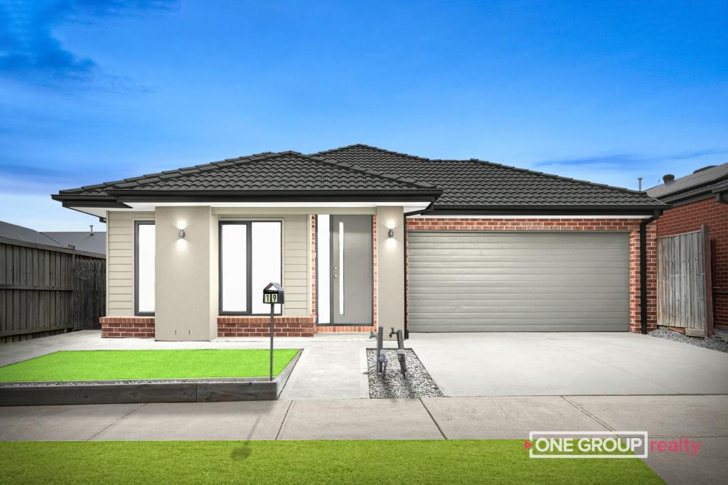 19 LITTLEWICK PDE, MICKLEHAM, VIC 3064
