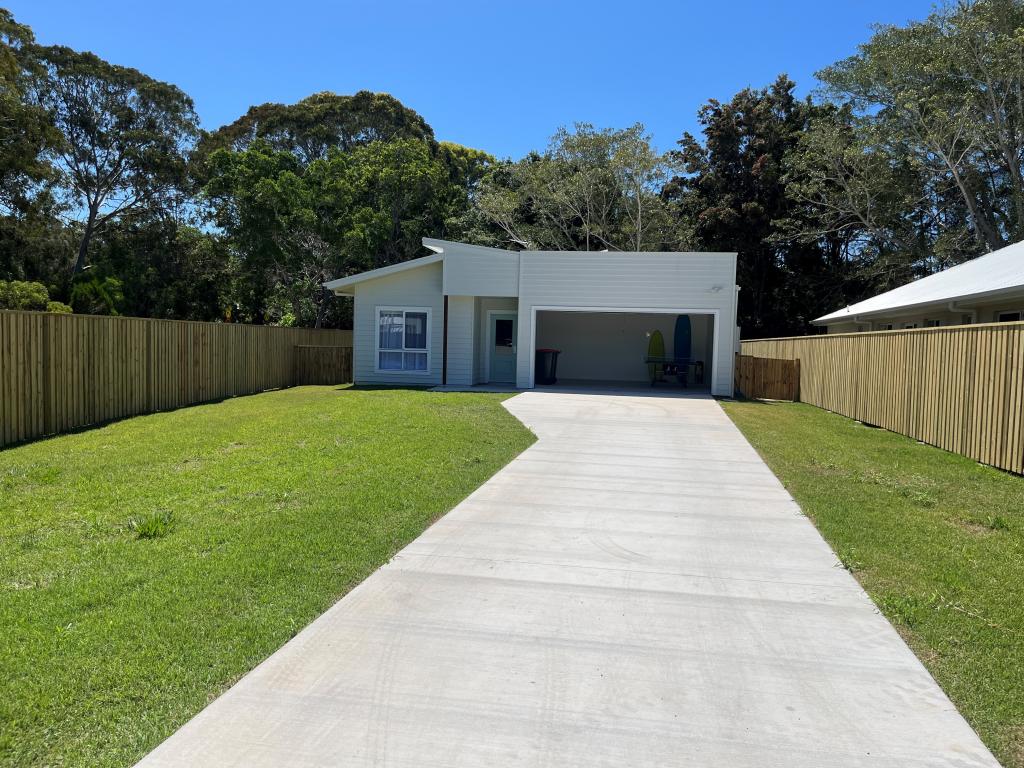6 Yeri Dr, Rainbow Beach, QLD 4581