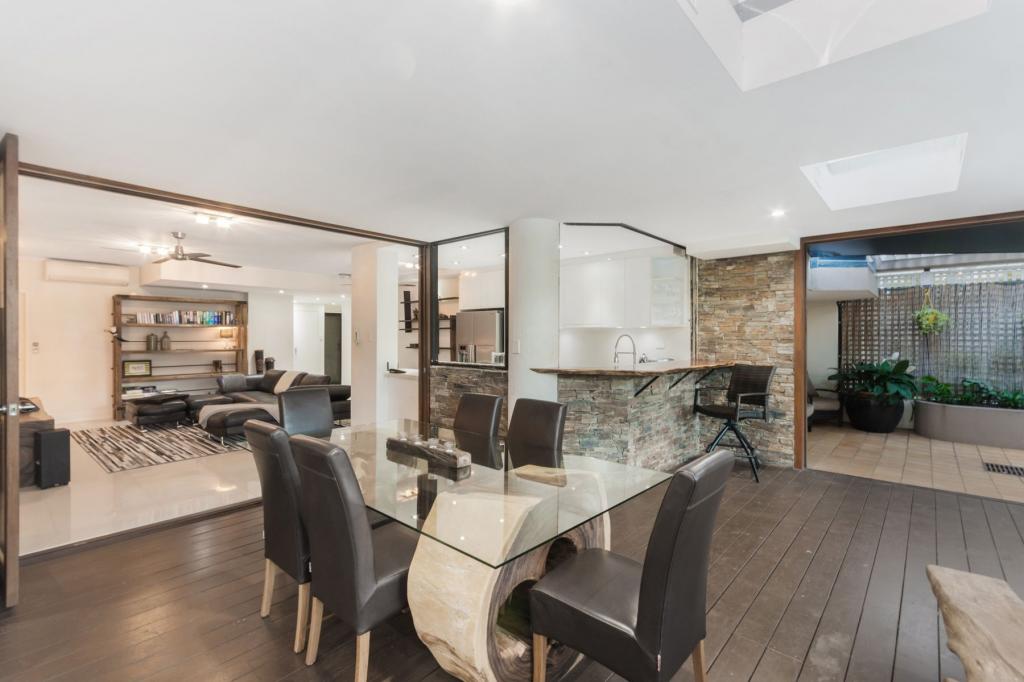 2/219-225 Abbott St, Cairns North, QLD 4870