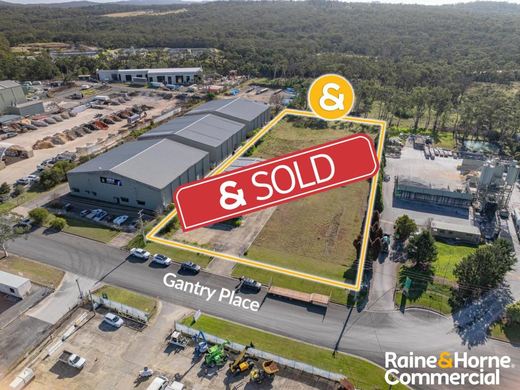 10 GANTRY PL, BRAEMAR, NSW 2575