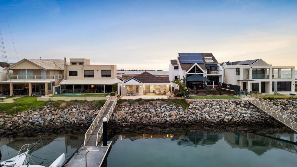 34 Cooroyba Ct, North Haven, SA 5018