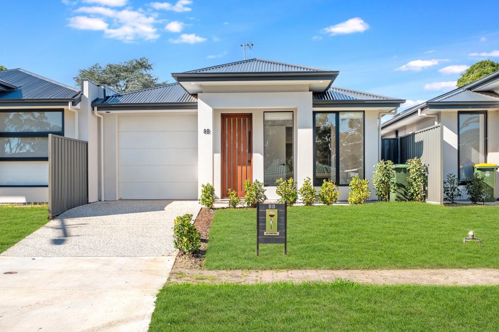 8B HODGE RD, PARA HILLS, SA 5096