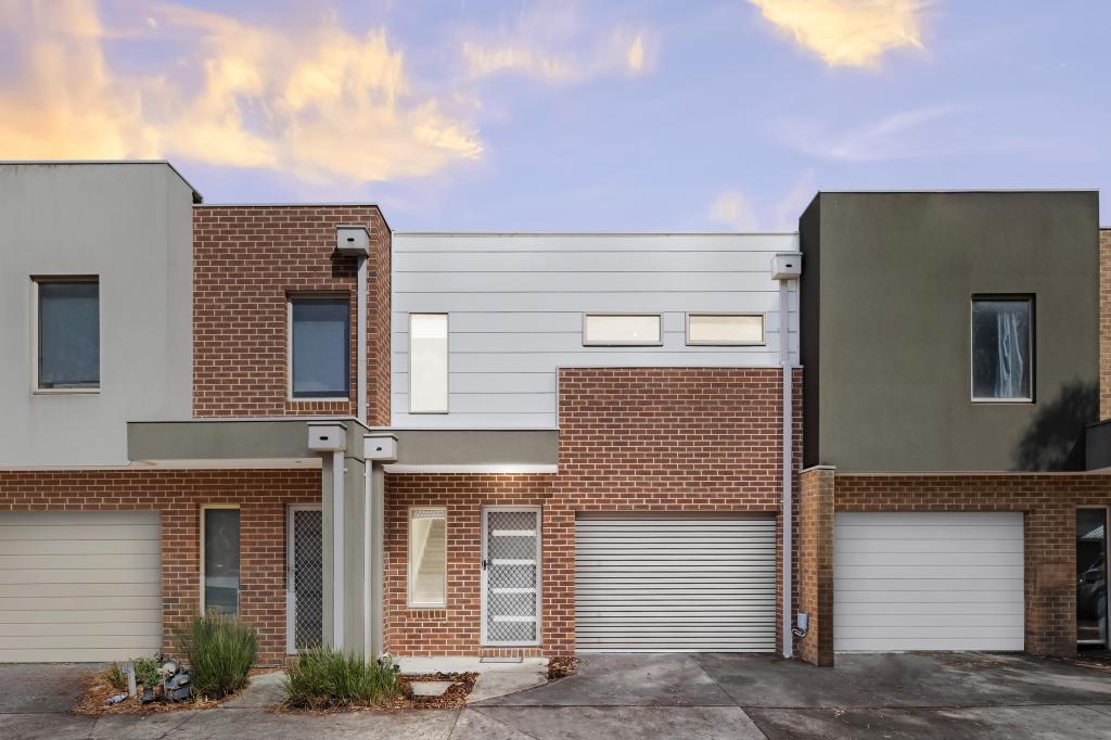 2/24 RYRIE GR, WOLLERT, VIC 3750