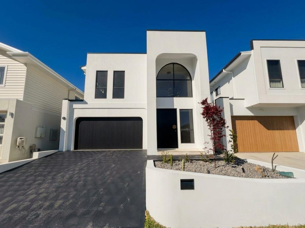 70 Ballandean Bvd, Gledswood Hills, NSW 2557