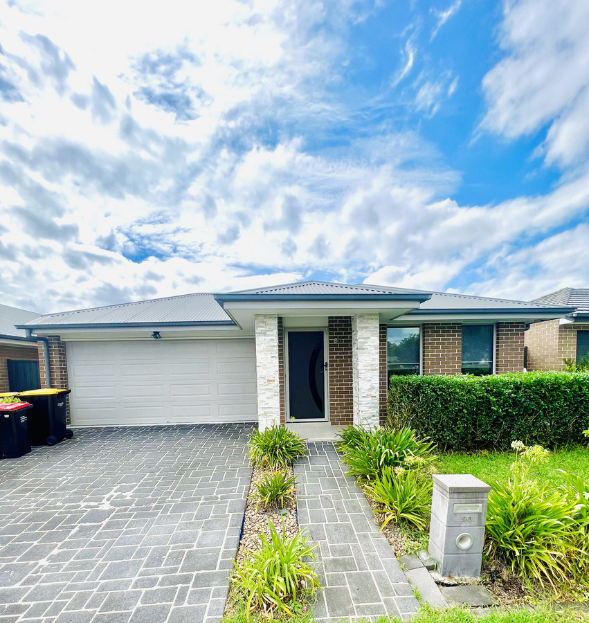 90 Jubilee Dr, Jordan Springs, NSW 2747