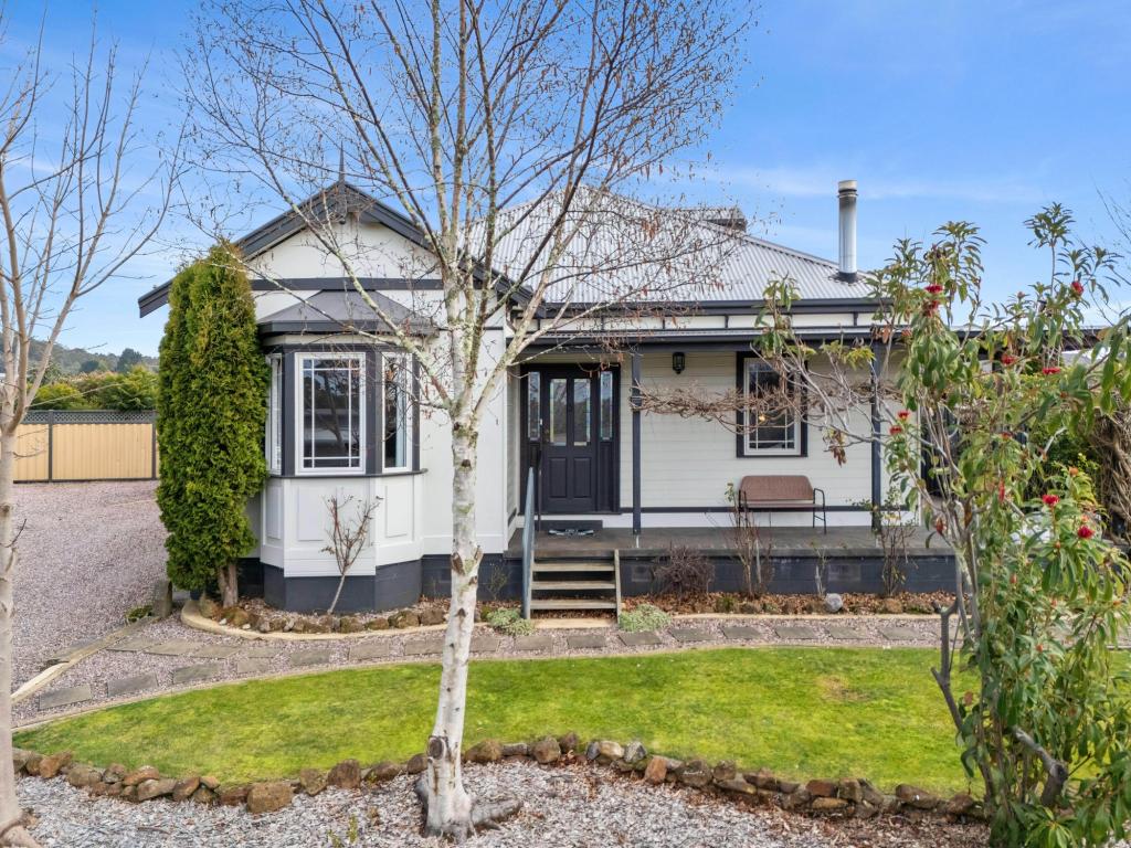 6 Mountain View Pl, Penguin, TAS 7316