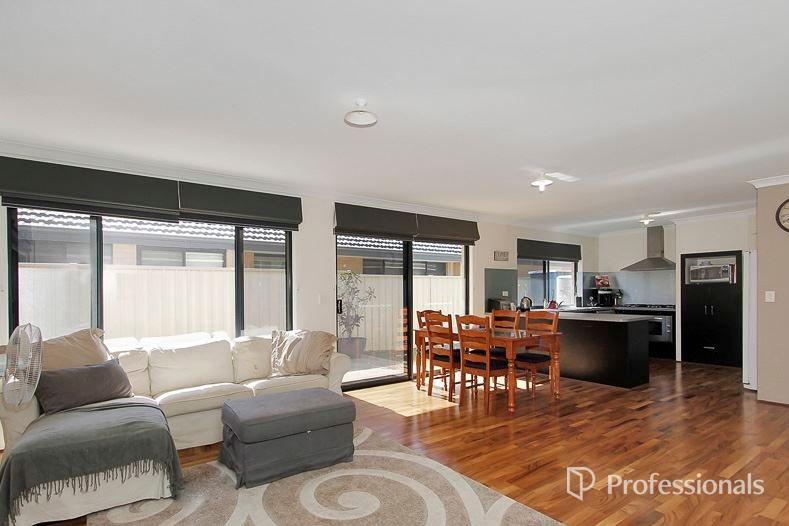 1 Daviesia Turn, Success, WA 6164