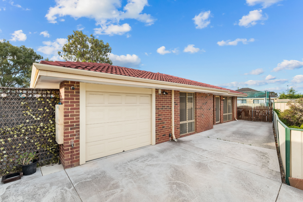 6 Manup Ct, Kenwick, WA 6107
