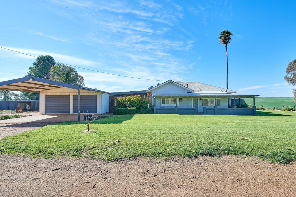 218 Seventeen Mile Mail Rd, Coolamon, NSW 2701