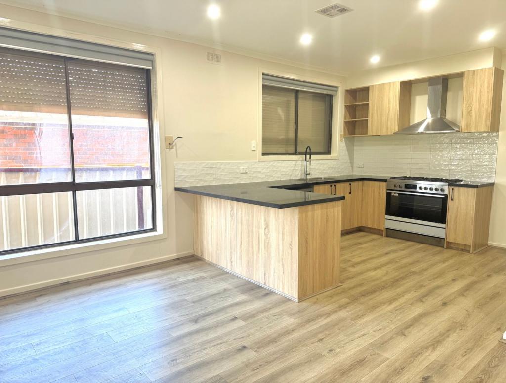 12 Orion Ave, St Albans, VIC 3021