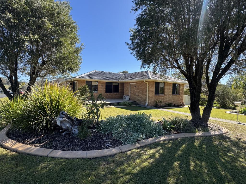8 Jacaranda Ave, Wingham, NSW 2429