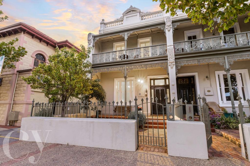 18 Queen Victoria St, Fremantle, WA 6160