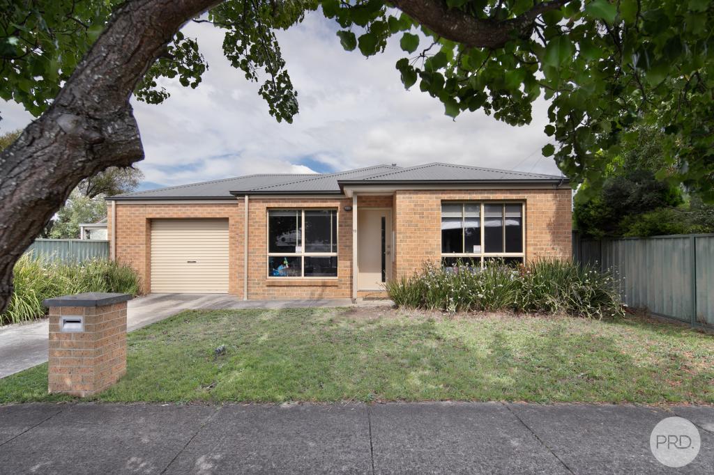 18 Hyacinth Gr, Wendouree, VIC 3355