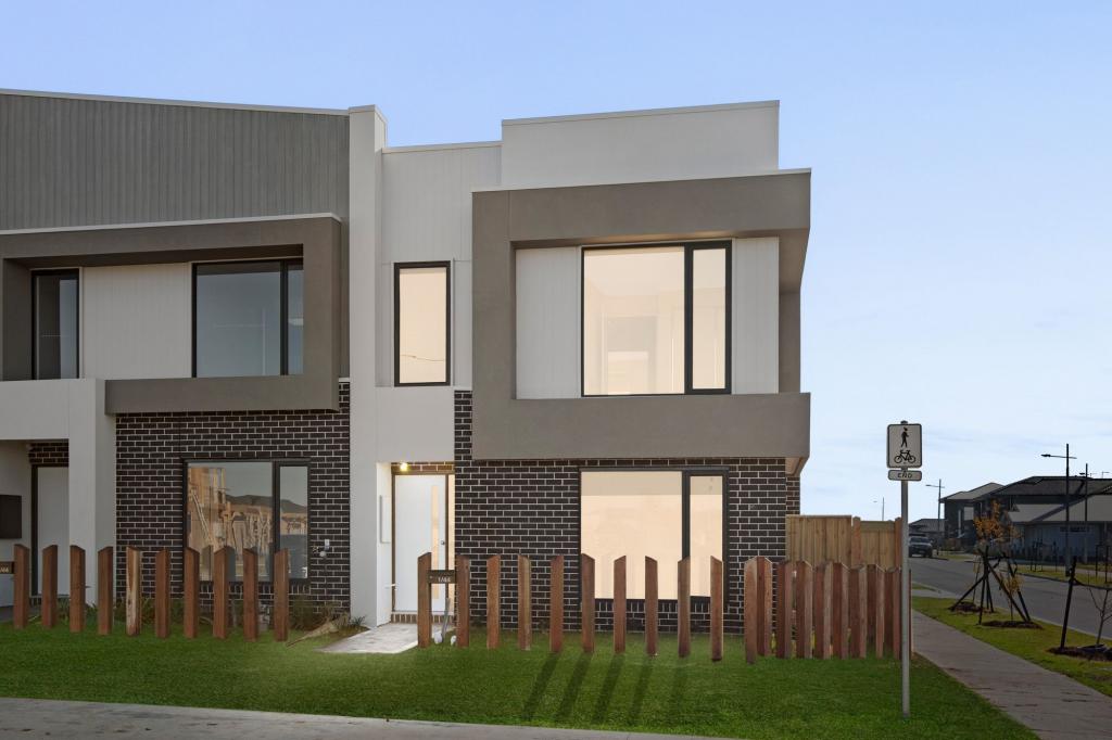 1/44 Maywood Rd, Manor Lakes, VIC 3024