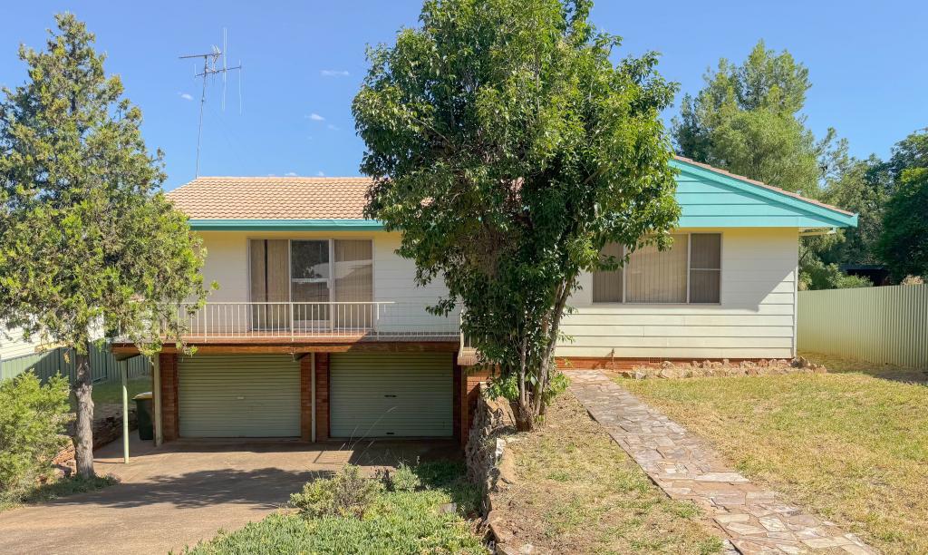 13 Evans Pde, Parkes, NSW 2870