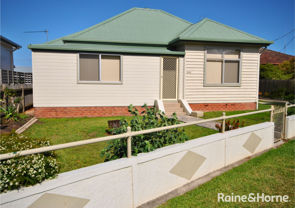 309 HAWKEN RD, TOMERONG, NSW 2540