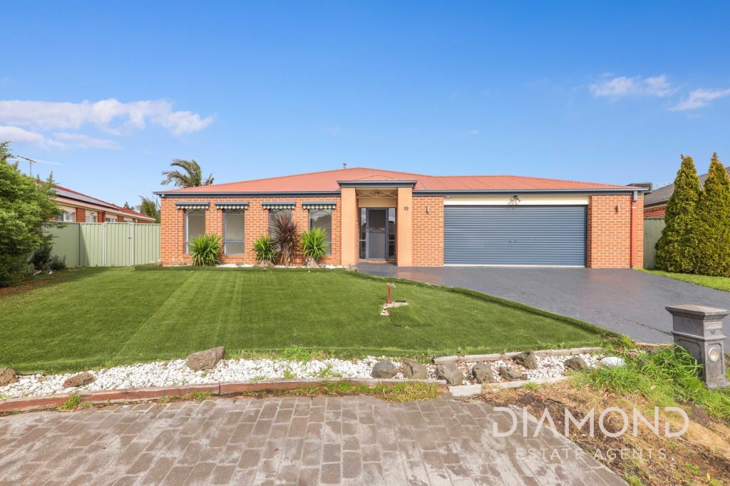 19 Greenock Cres, Cranbourne East, VIC 3977