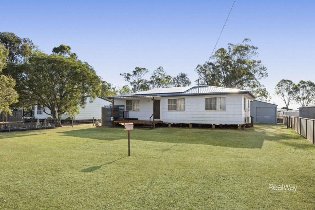 6 CLARKE ST, OAKEY, QLD 4401
