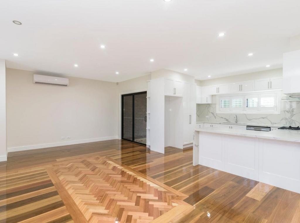 2/4 Francis St, Oak Park, VIC 3046