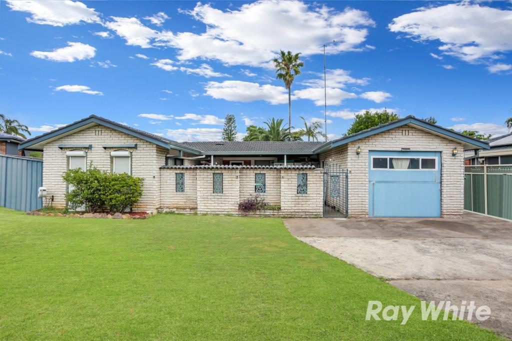 11 NILE PL, ST CLAIR, NSW 2759