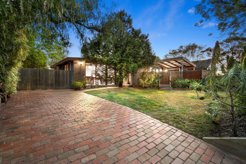 17 Ridgeview St, Eltham, VIC 3095