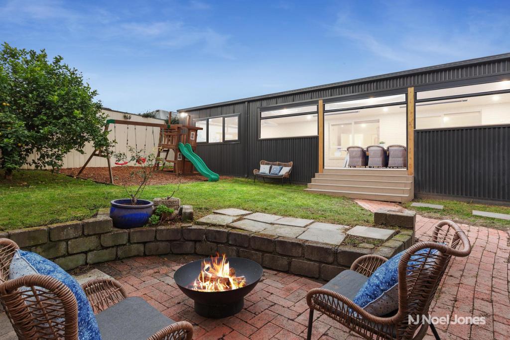 94 Landscape Dr, Mooroolbark, VIC 3138