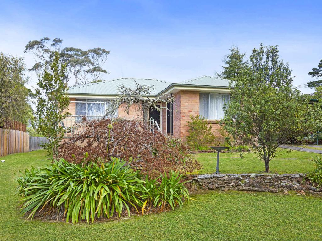 30 ARMSTRONG ST, WENTWORTH FALLS, NSW 2782