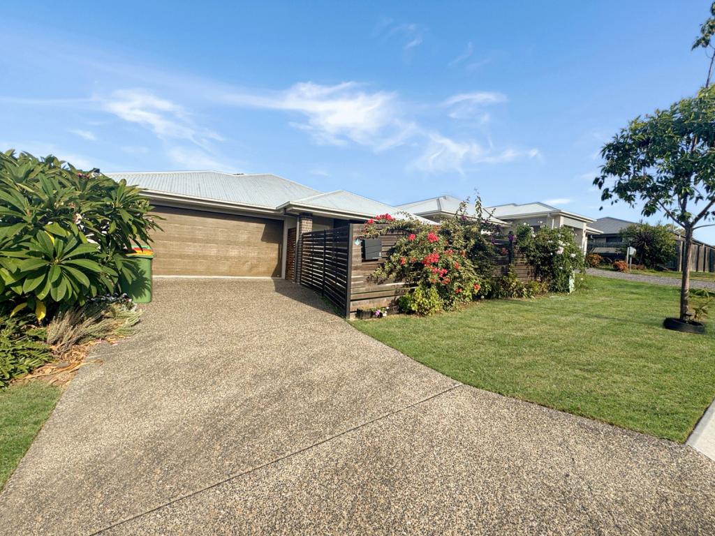 8 Pandorea St, Deebing Heights, QLD 4306