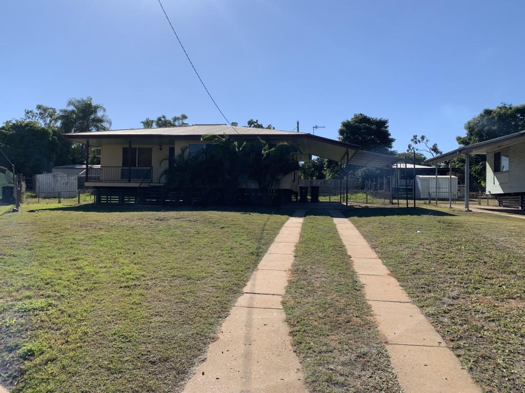 8 Sinnott Ct, Moranbah, QLD 4744