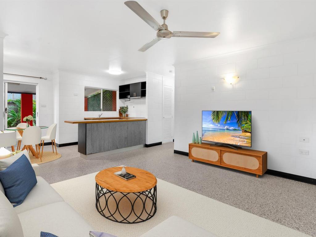 22 Oleander St, Holloways Beach, QLD 4878