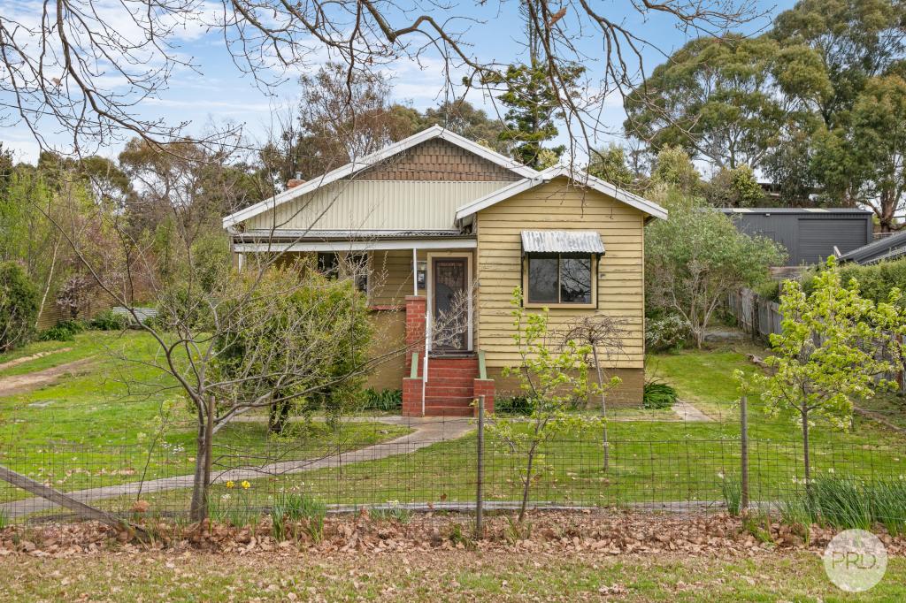 17 Melbourne Rd, Creswick, VIC 3363