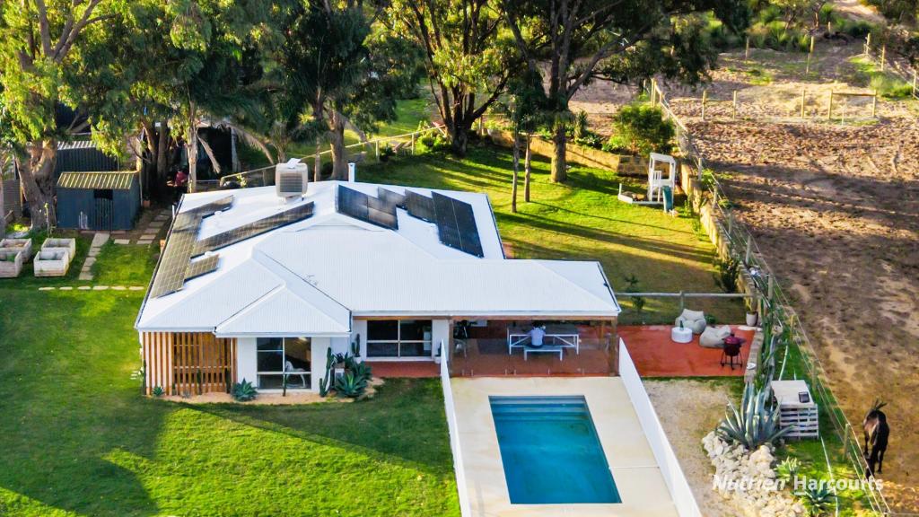 8 King Dr, Woodridge, WA 6041