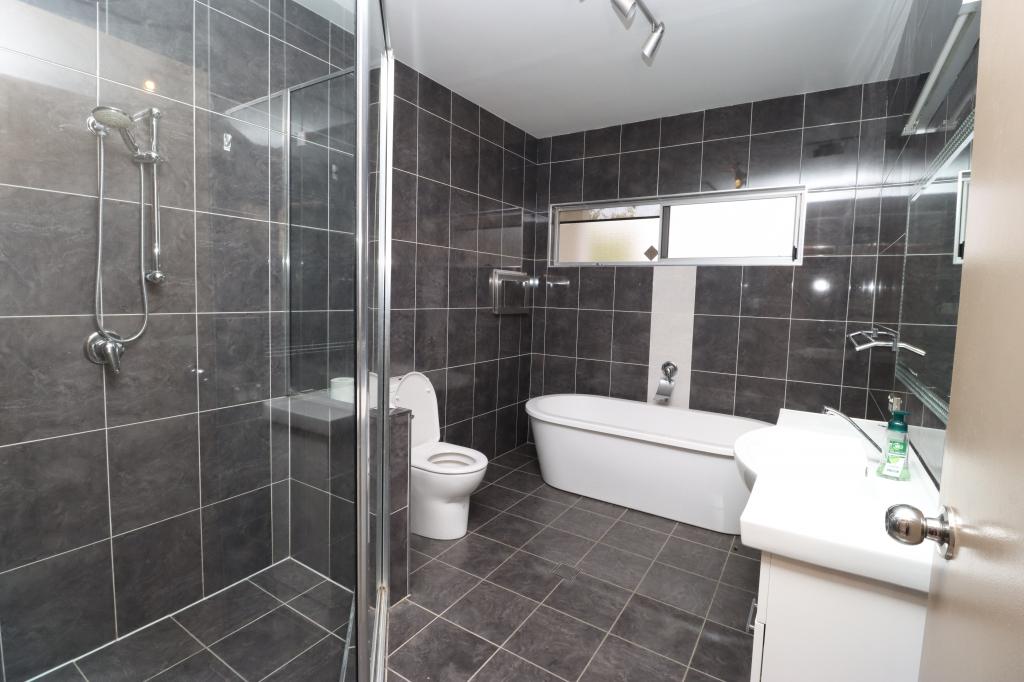 12 Robin Rd, Townview, QLD 4825