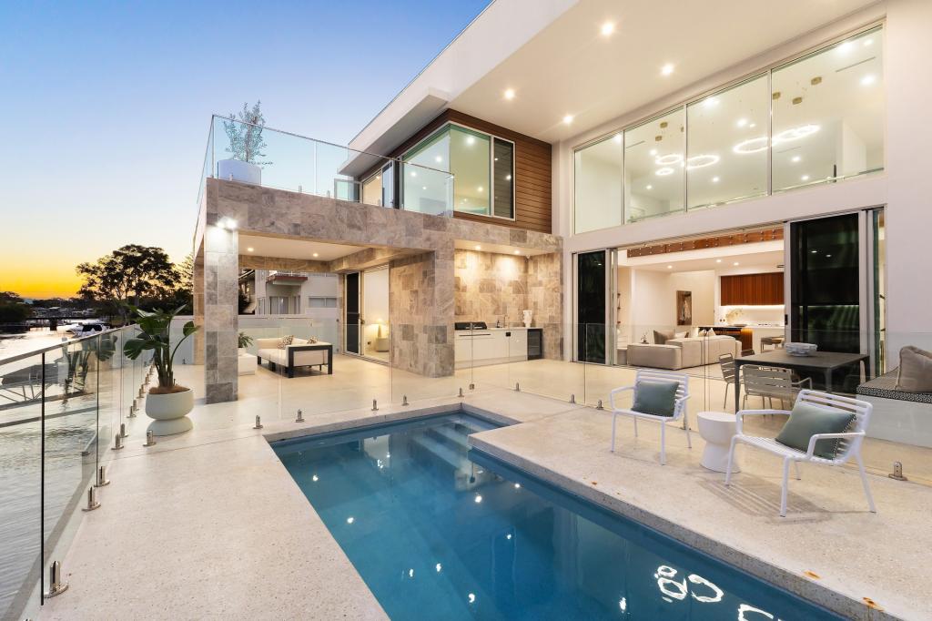 32 Southern Cross Dr, Surfers Paradise, QLD 4217
