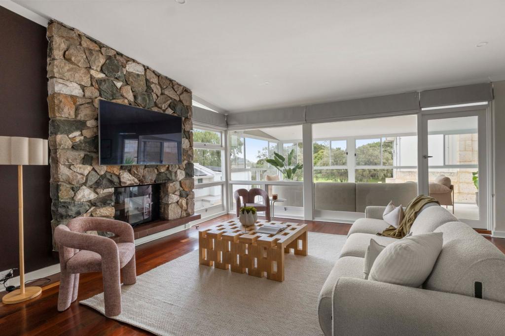 118a Brompton Rd, Wembley Downs, WA 6019