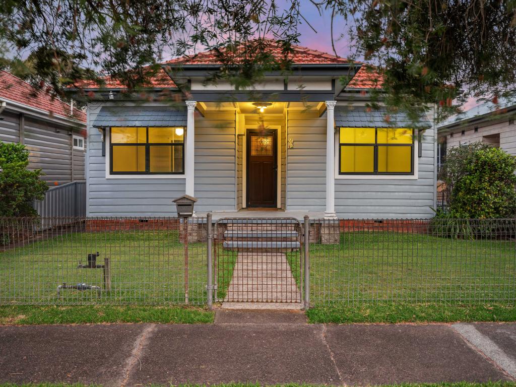 19 Phillips St, Hamilton North, NSW 2292