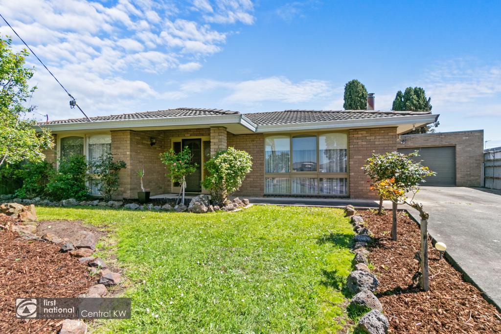 24 William Cres, Yinnar, VIC 3869