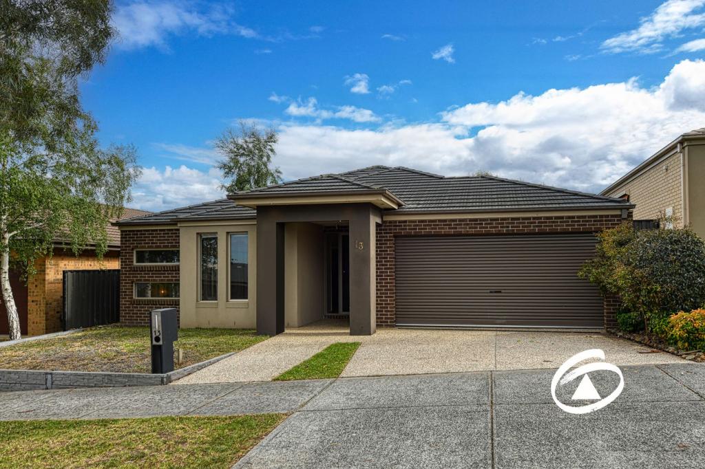 13 Bonneville Pde, Pakenham, VIC 3810