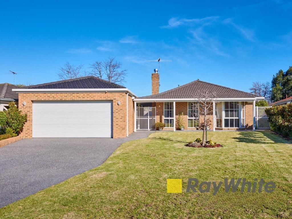 8 The Glade, Dandenong, VIC 3175