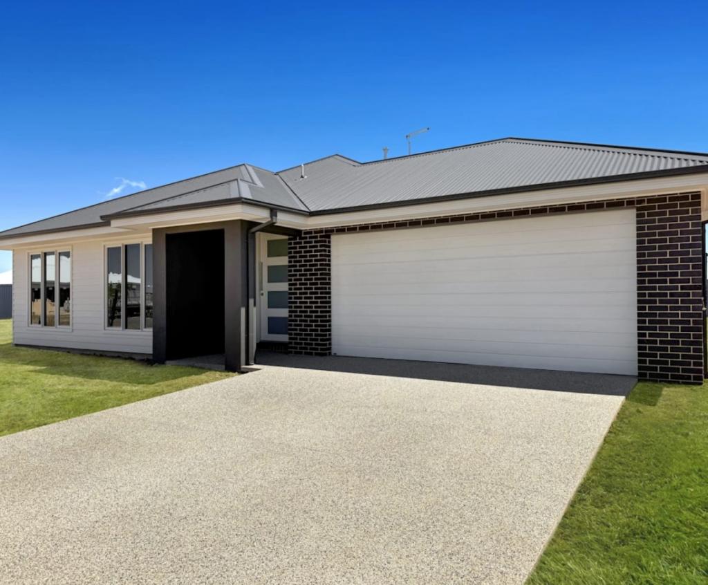 10 Bottlebrush Dr, Yarrawonga, VIC 3730