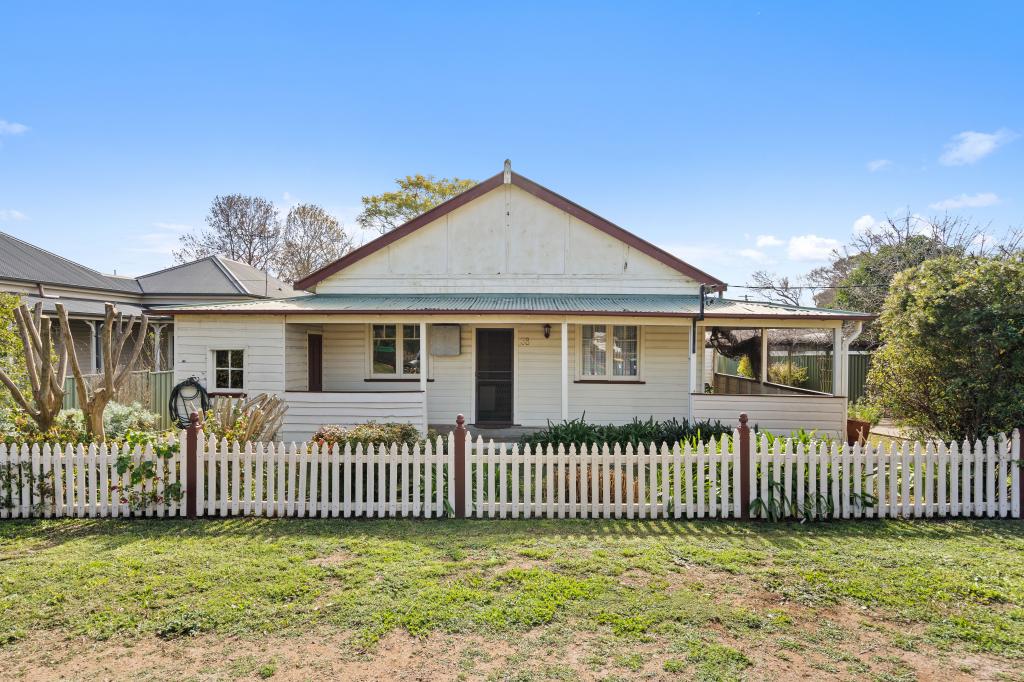 38 Philip St, Scone, NSW 2337