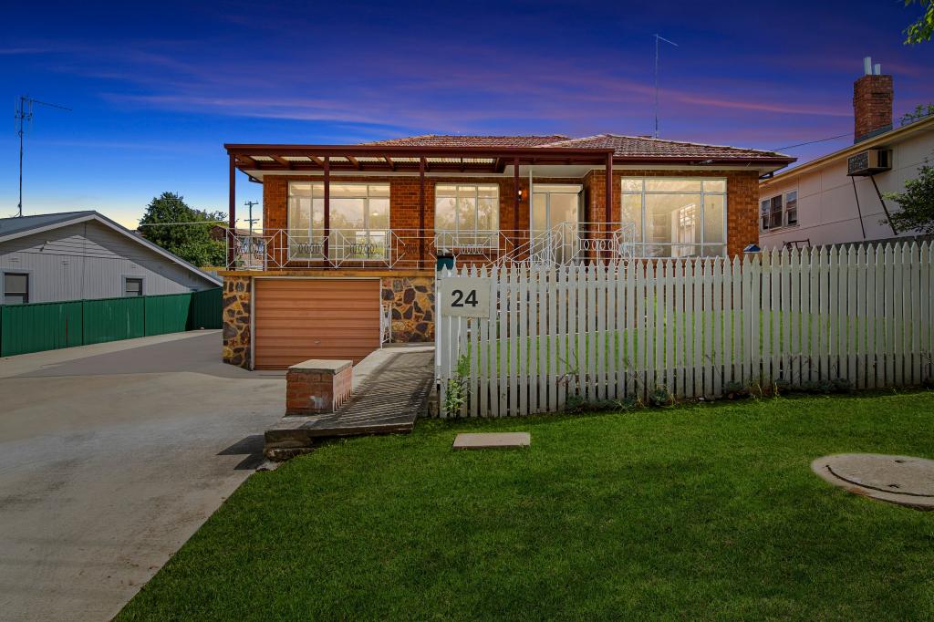 24 Sunnybar Pde, Karabar, NSW 2620