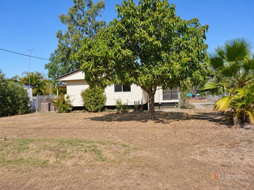1 Armstrong Cres, Dysart, QLD 4745