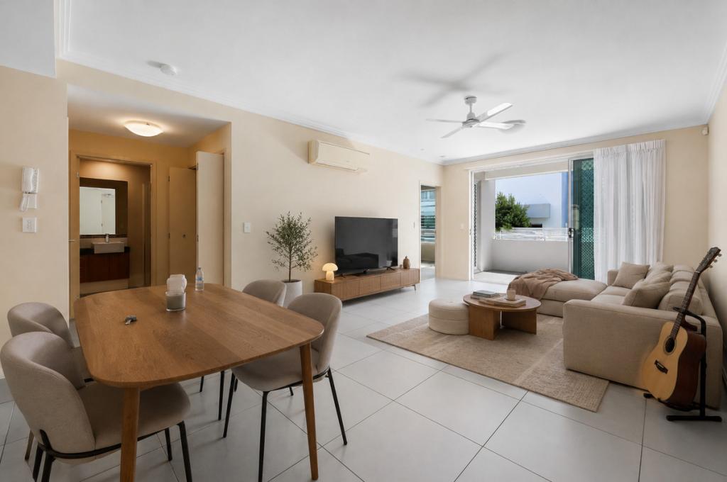 2/7 Dolphin Ave, Mermaid Beach, QLD 4218
