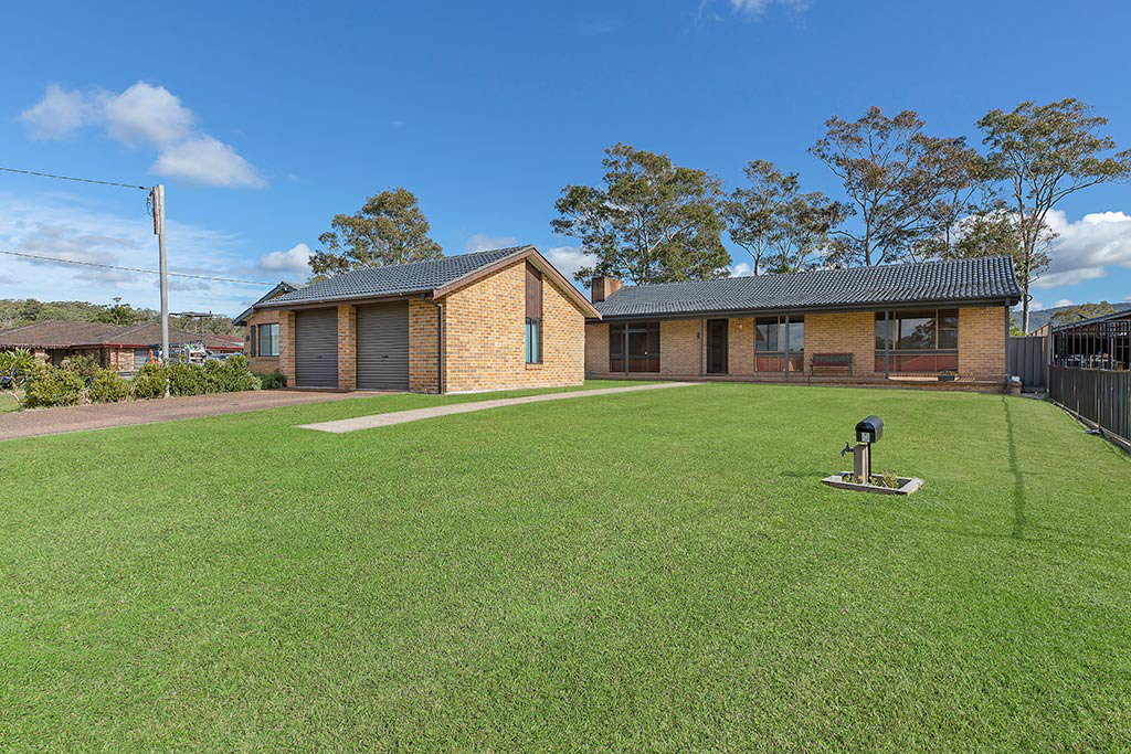 8 Throckmorton St, Killingworth, NSW 2278