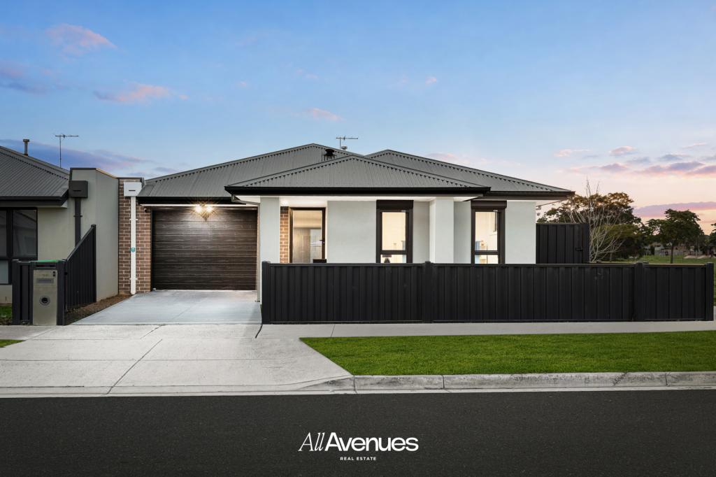 38 Brittle Gum Rd, Cranbourne East, VIC 3977