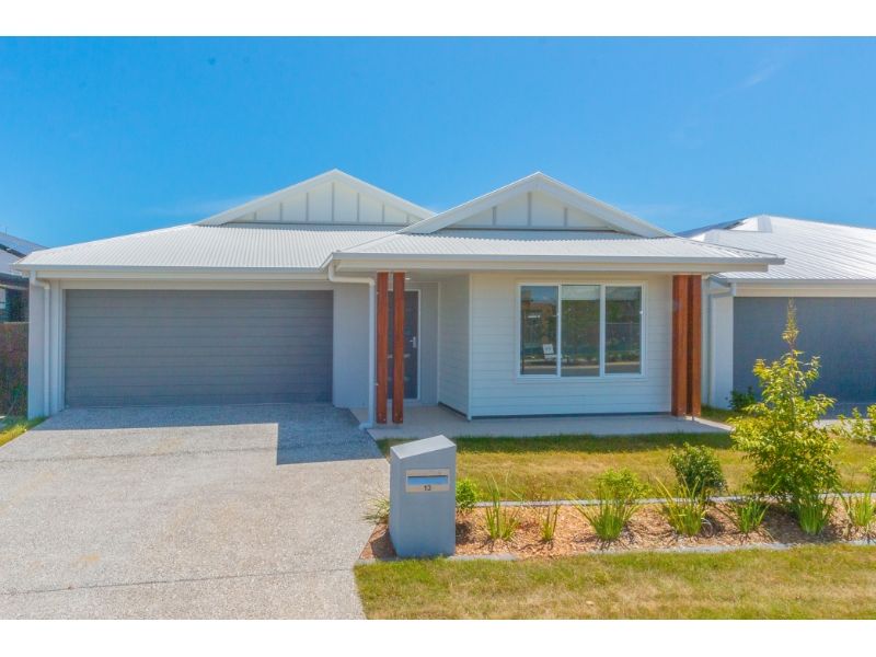 13 Clearwater St, Newport, QLD 4020